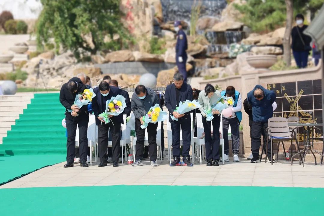 沈阳墓园龙生第二届节地生态草坪葬集体落葬仪式圆满举行